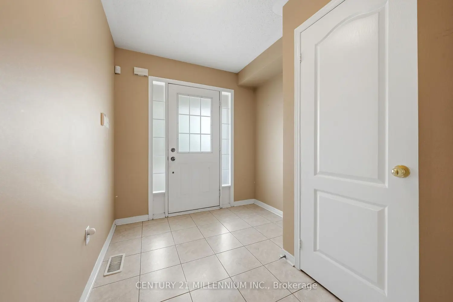 6399 Spinnaker Circle 6 photo 2