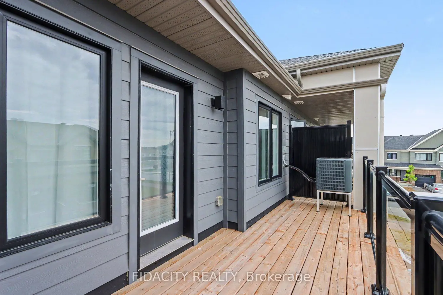 205 Beebalm Crescent photo 2