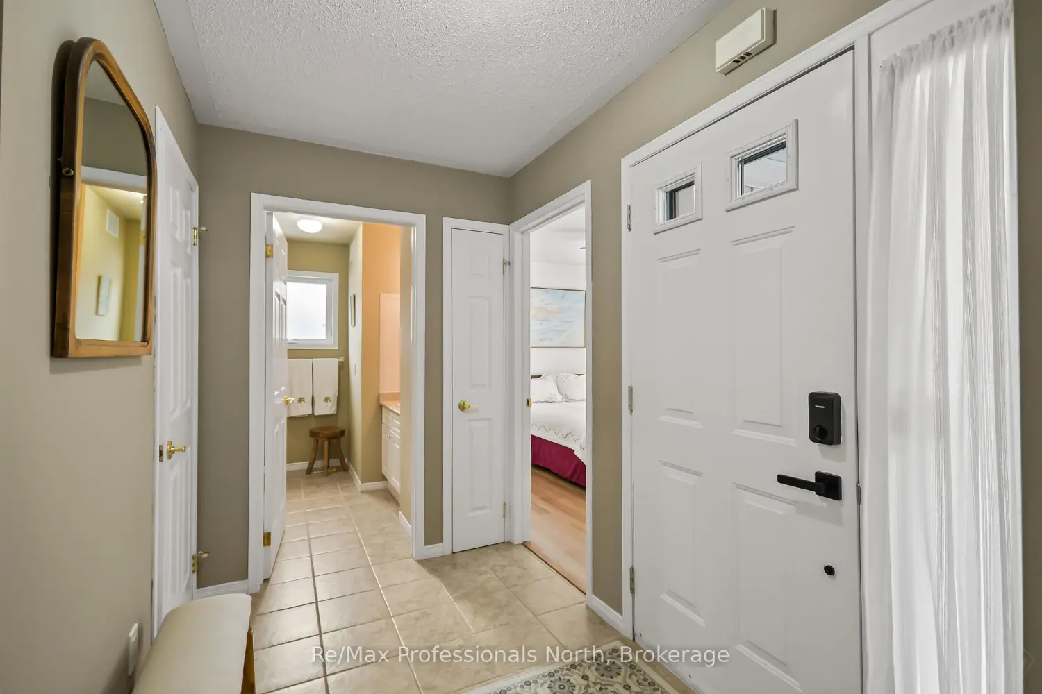 102 Pineridge Gate photo 2