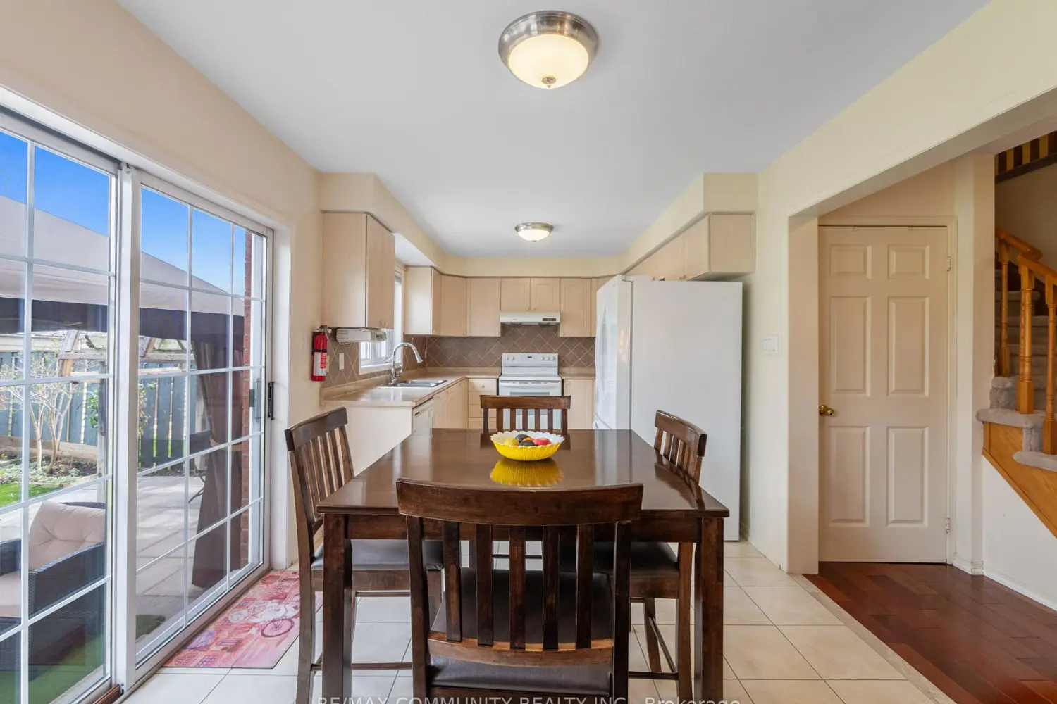 54 Morland Crescent photo 5
