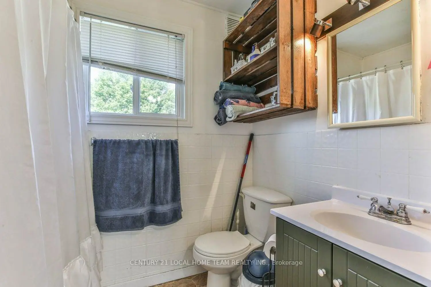 6735 Richmond Road photo 5