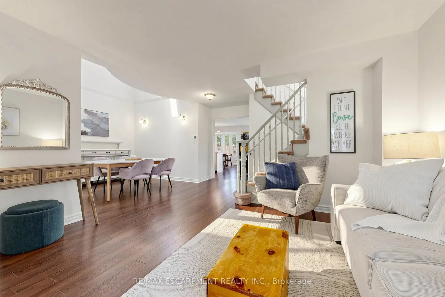 286 Hamilton Drive 1 photo 3