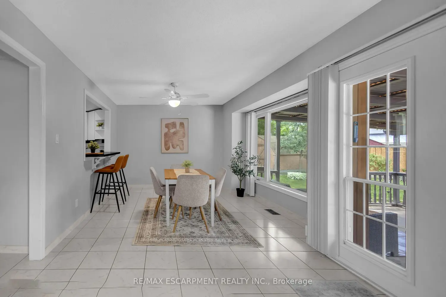 489 Acadia Drive photo 4