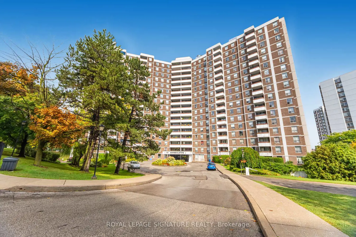 10 Edgecliff Golfway 303