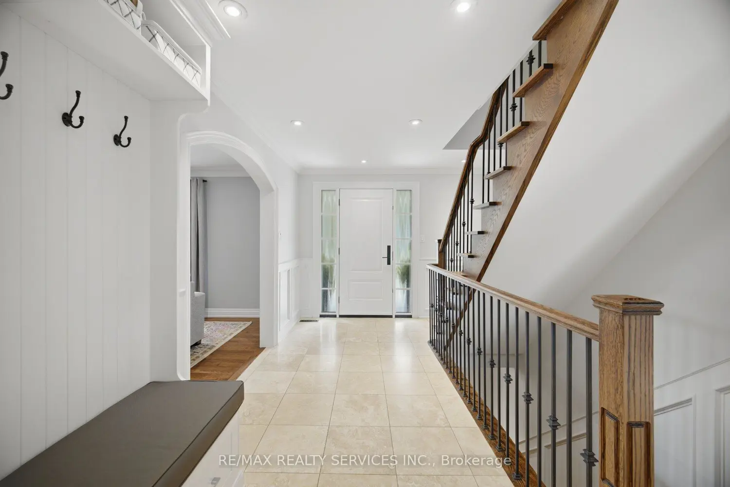 8 Ridgehill Drive photo 3