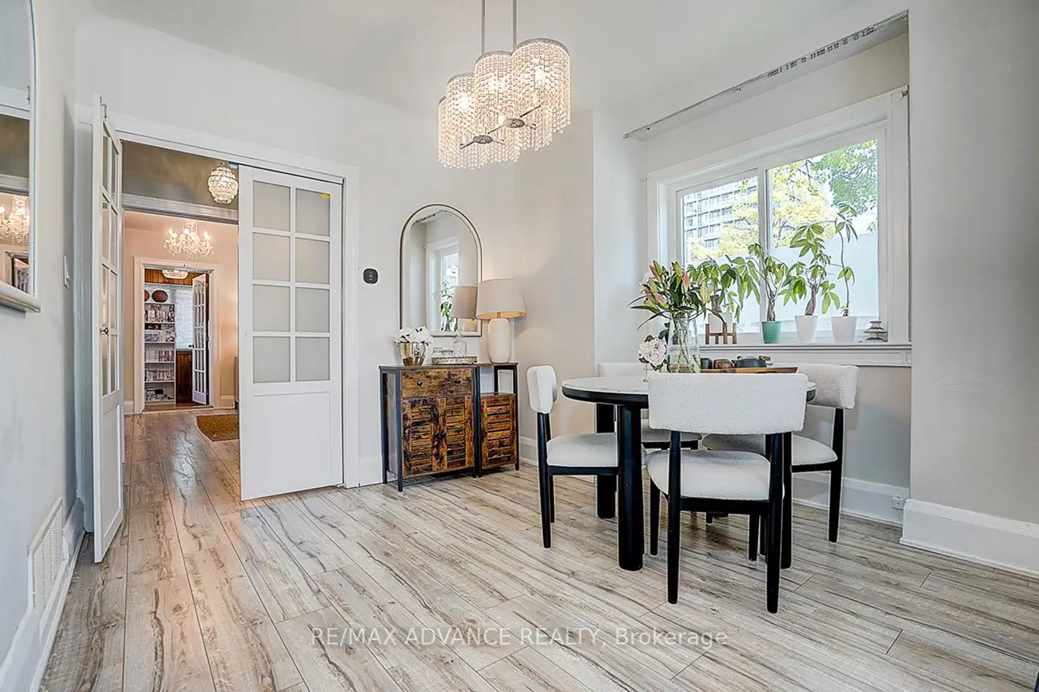 33 Castlefield Avenue photo 5