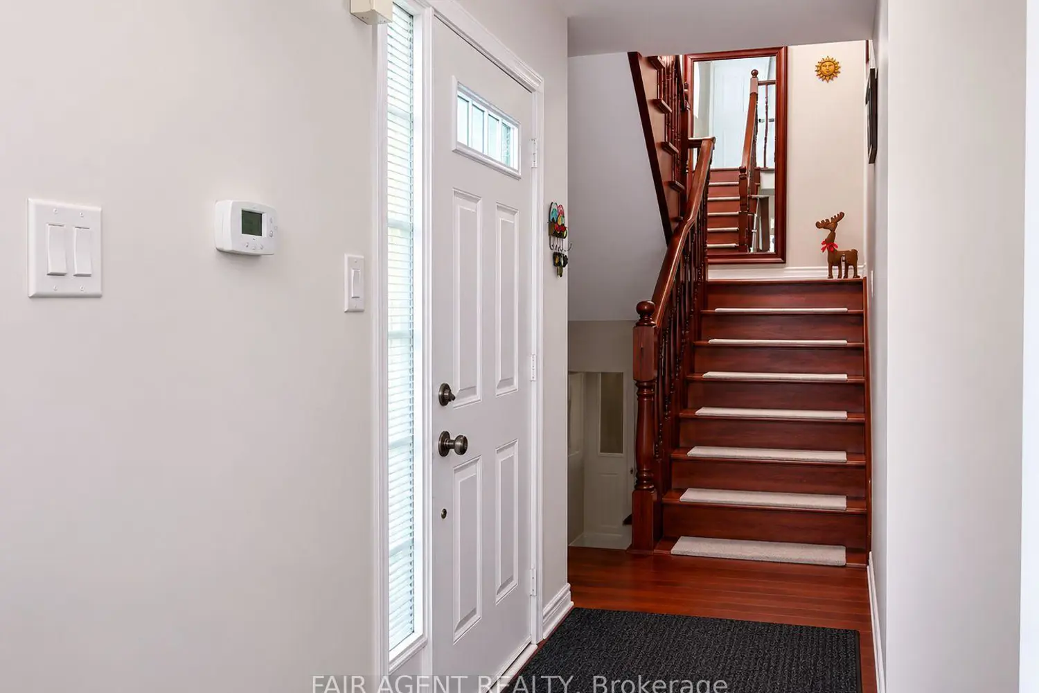 28 Elderberry Avenue photo 4