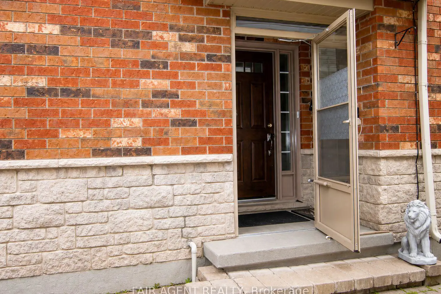 28 Elderberry Avenue photo 3