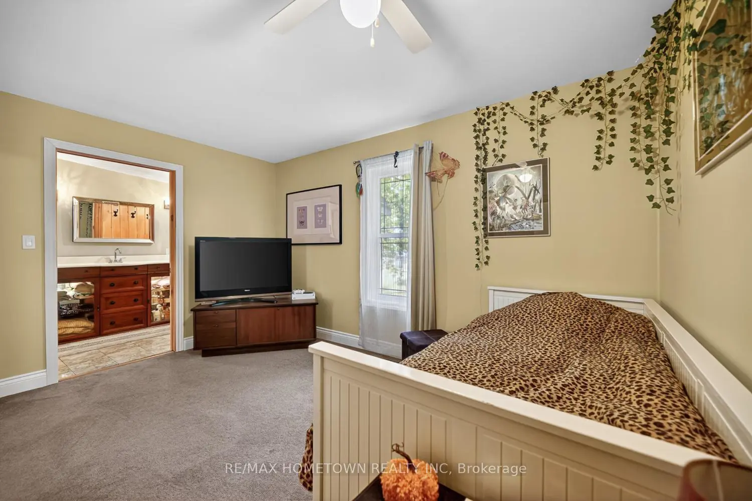 24 Chant Terrace photo 2