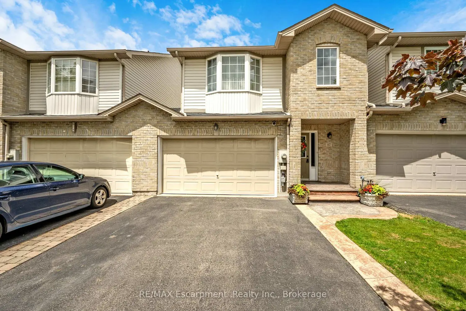 117 Frances Avenue photo 2