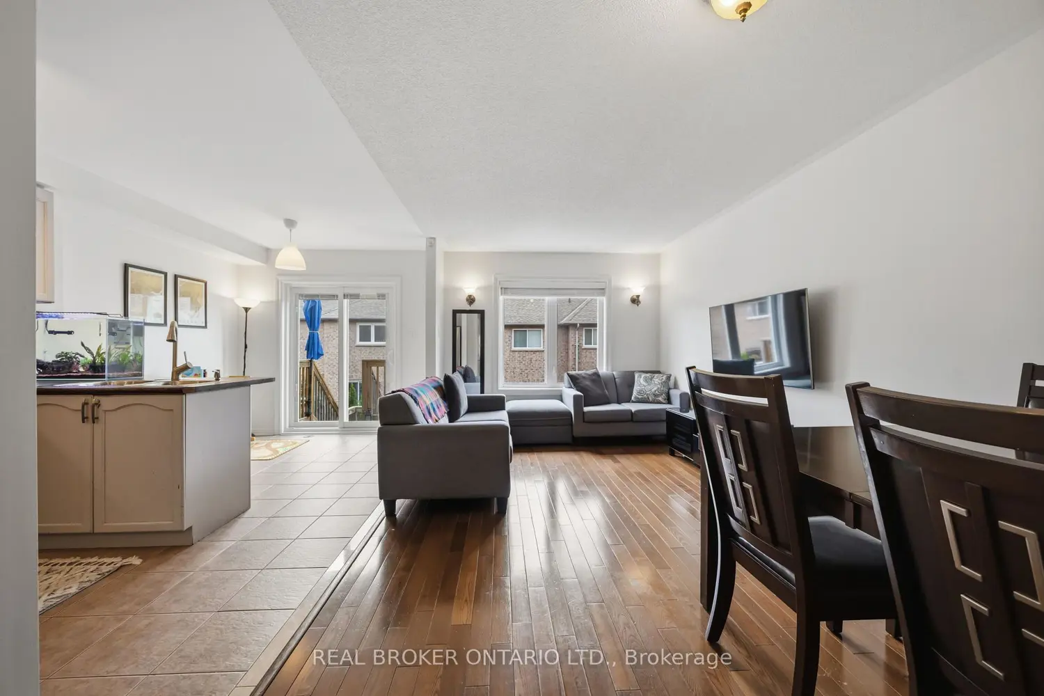 86 Coleridge Drive photo 5