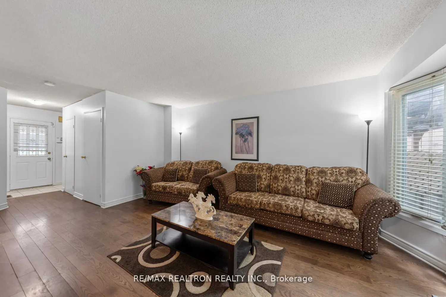 4 Sunshine Drive photo 2