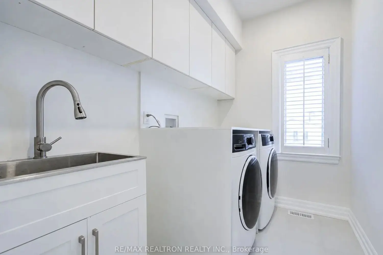 225 Olive Avenue photo 2
