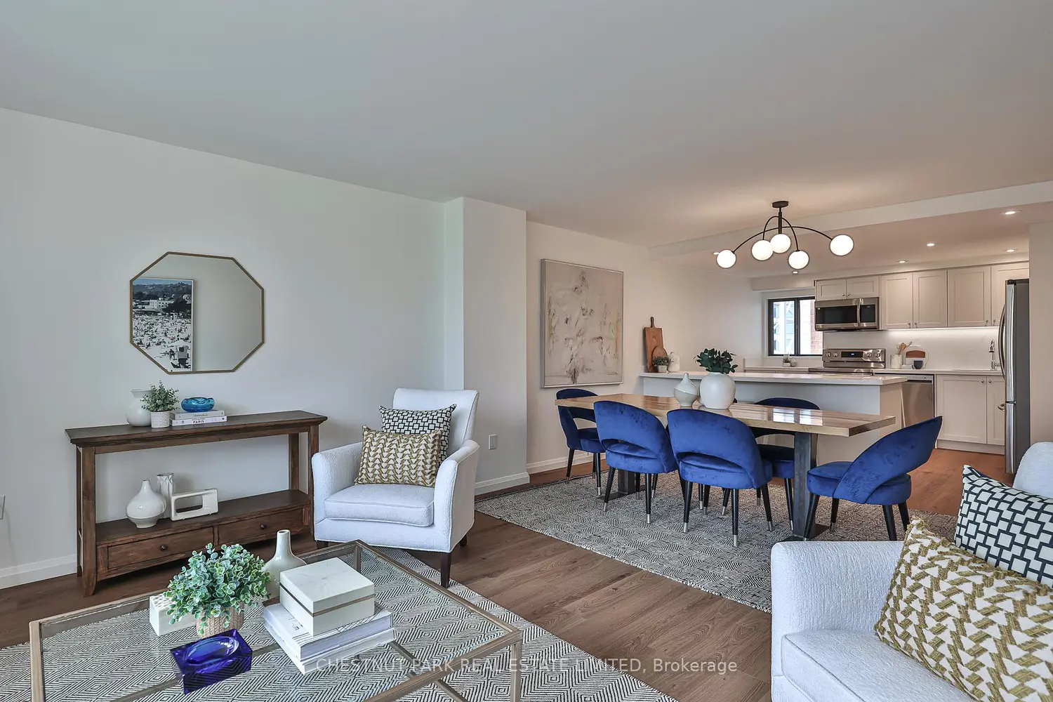188 Spadina Avenue 301 photo 2