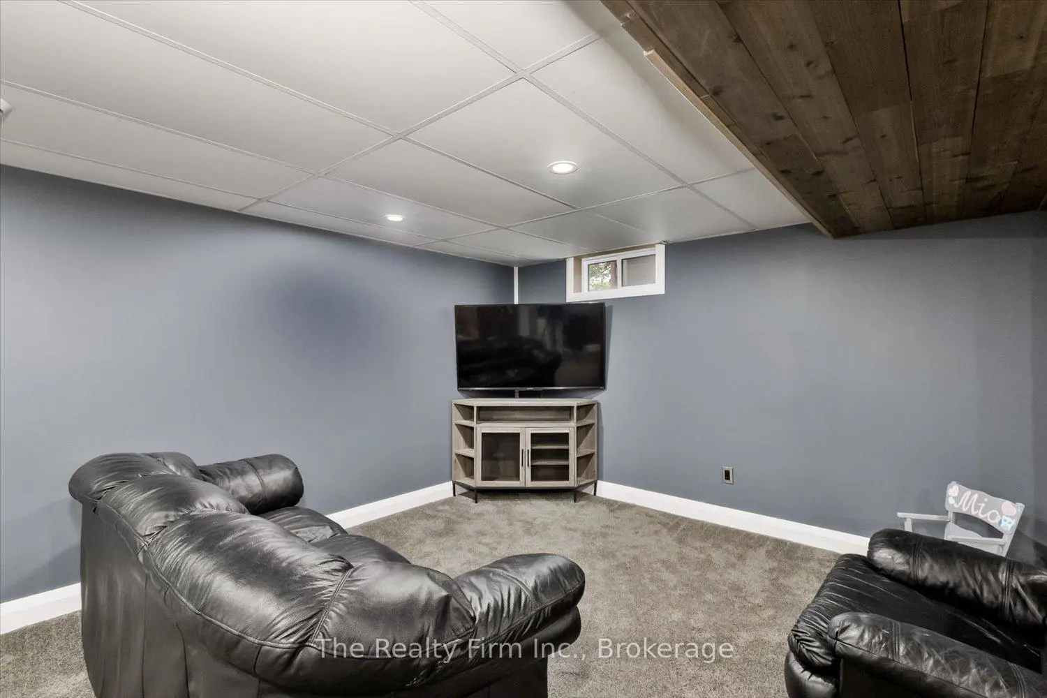 374 West Gore Street photo 5