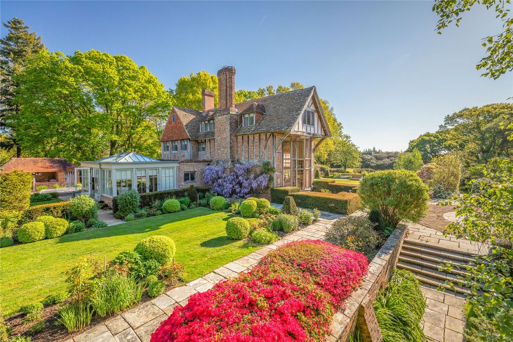 6 bed detached house for saleMinstead, Lyndhurst, Hampshire SO43