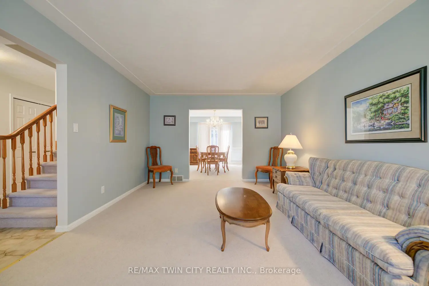 54 Stonegate Drive photo 3