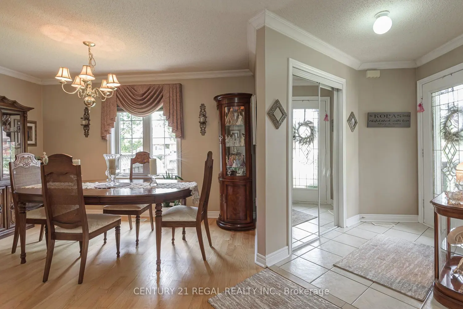 51 Royal Valley Drive photo 4