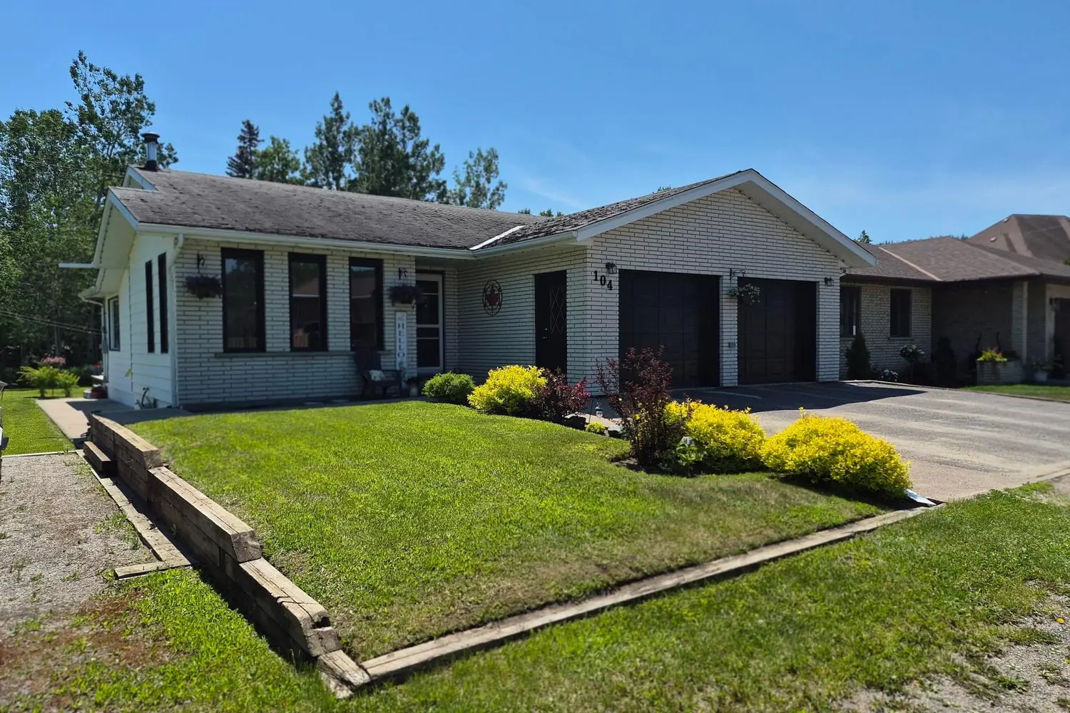 104 Centennial Drive photo 2