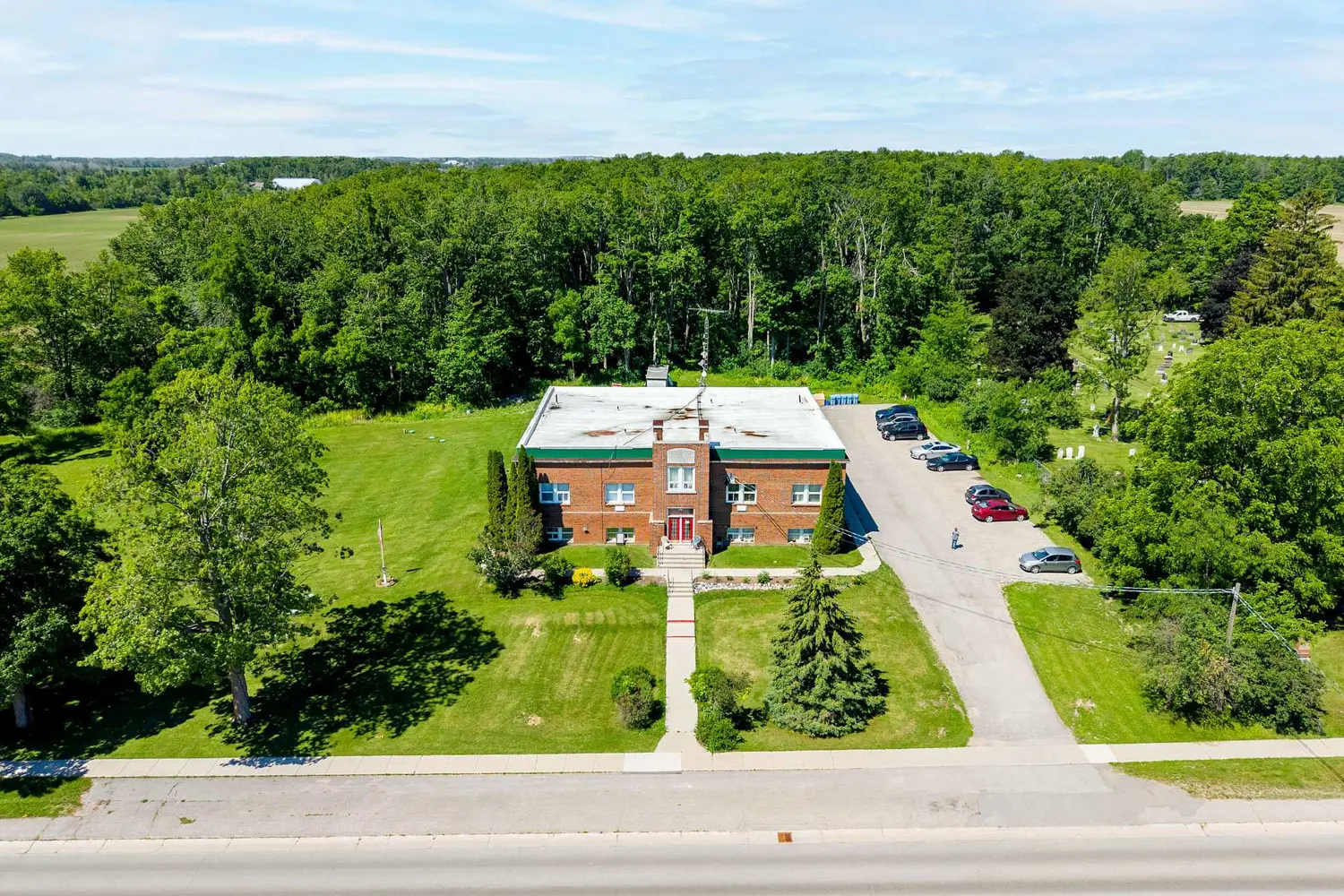 479 Eldon Road photo 2