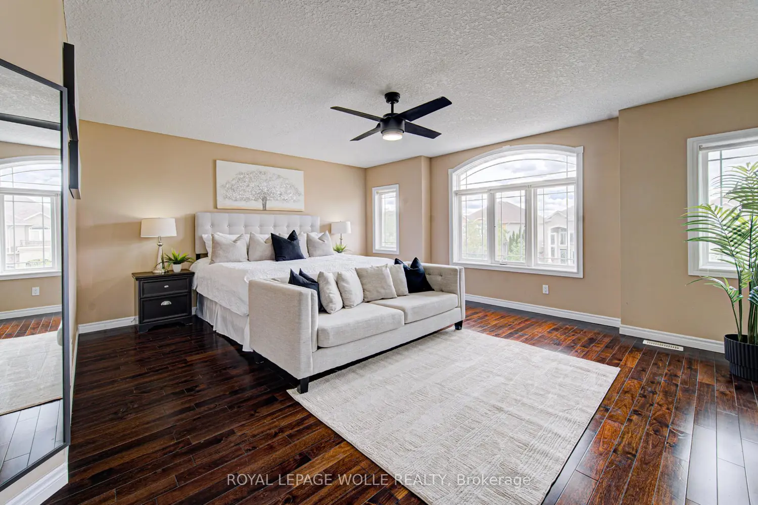 37 Davinci Boulevard photo 5