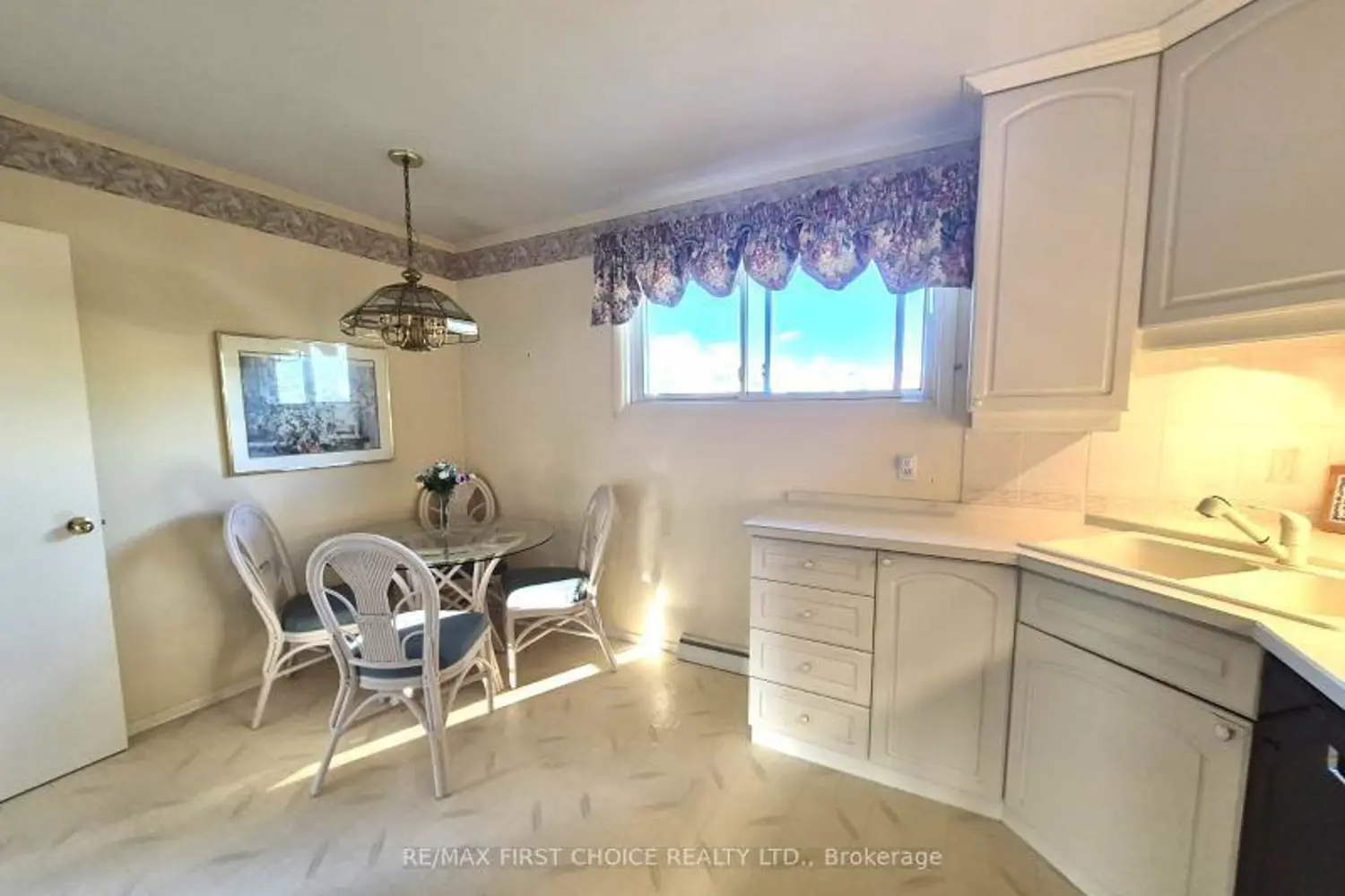 219 Maplewood Street photo 5
