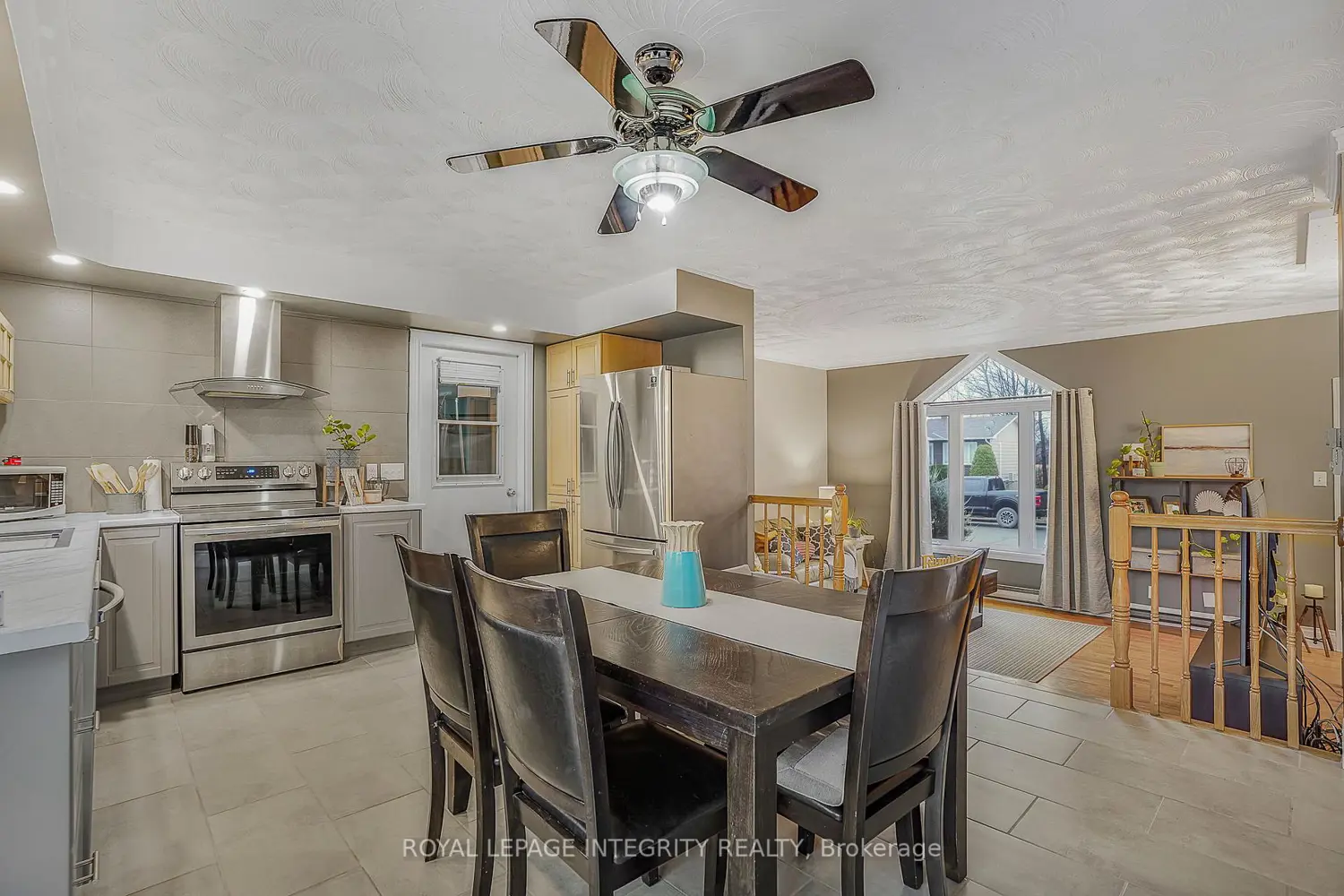 84 Lalande Crescent photo 5