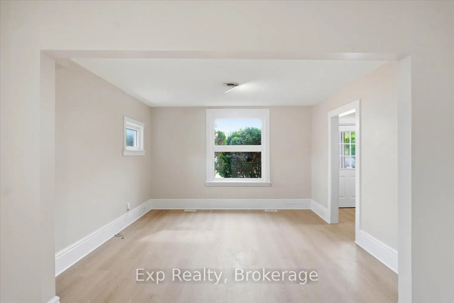 130-132 Macdonald Avenue photo 3