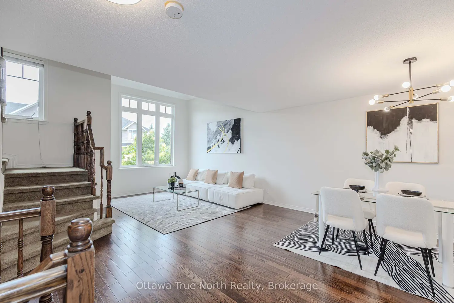 276 Keltie Private 9 photo 2