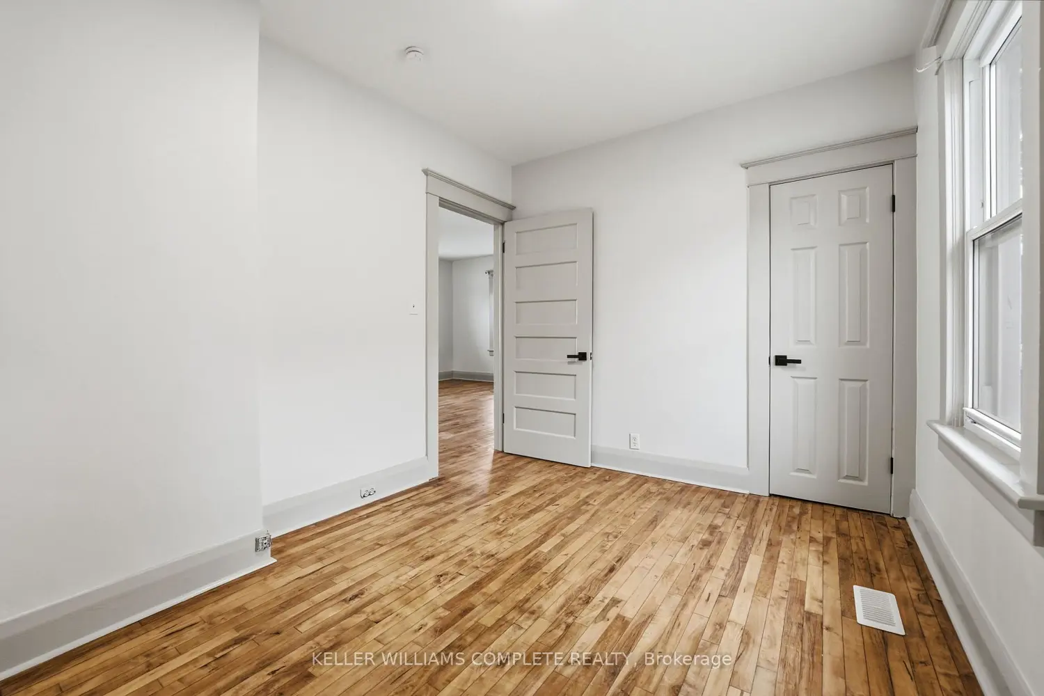 61 Wallace Avenue photo 5