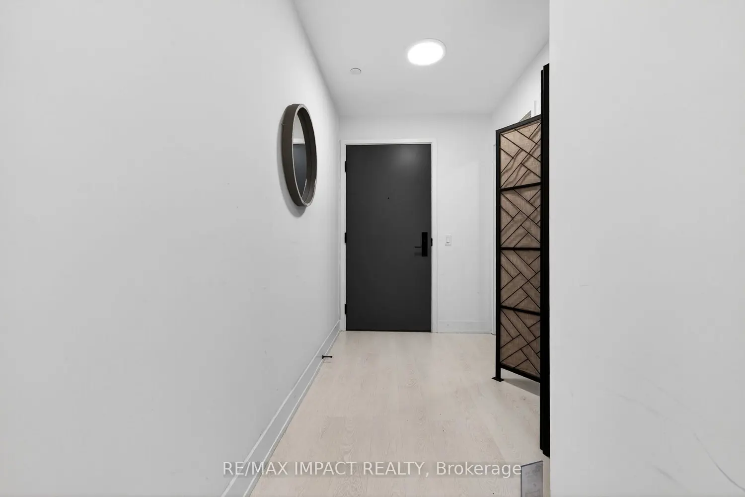 308 Jarvis Street 813 photo 4