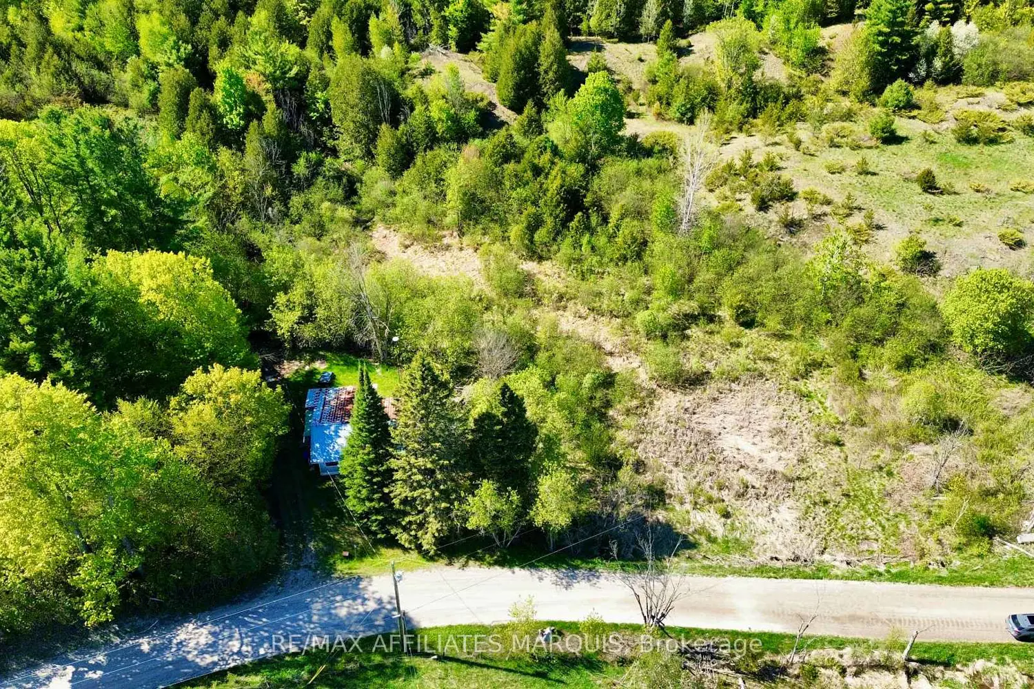 1195 Thompson Road photo 4
