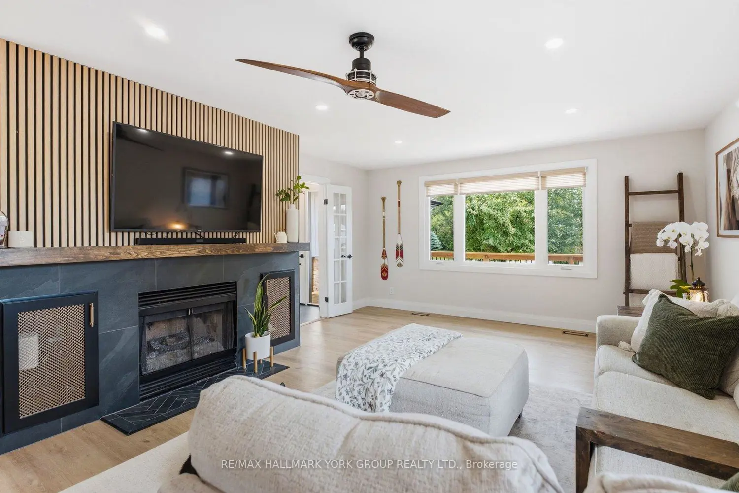 54 Twmarc Avenue photo 3