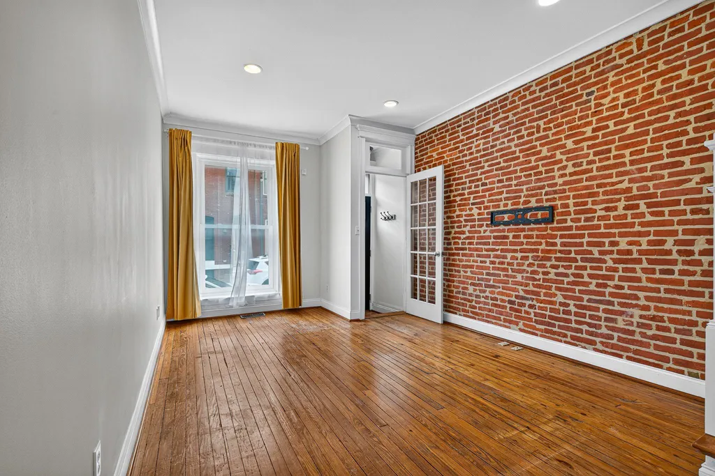 8 N Decker Avenue, Baltimore, MD 21224 photo 4