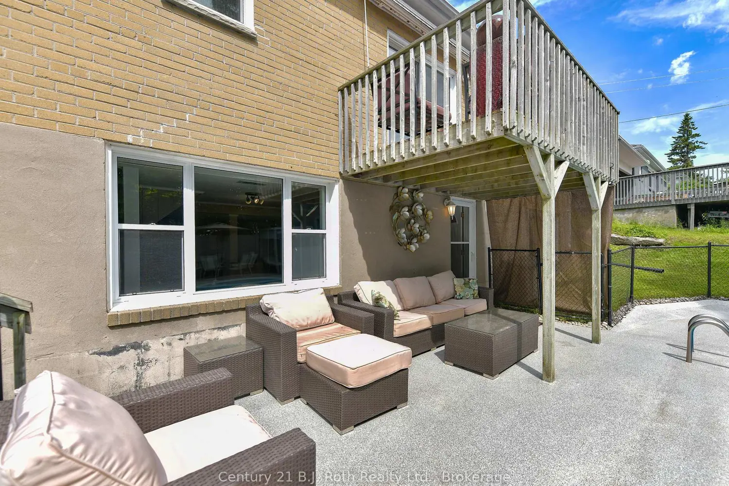 44 Charles Road photo 5