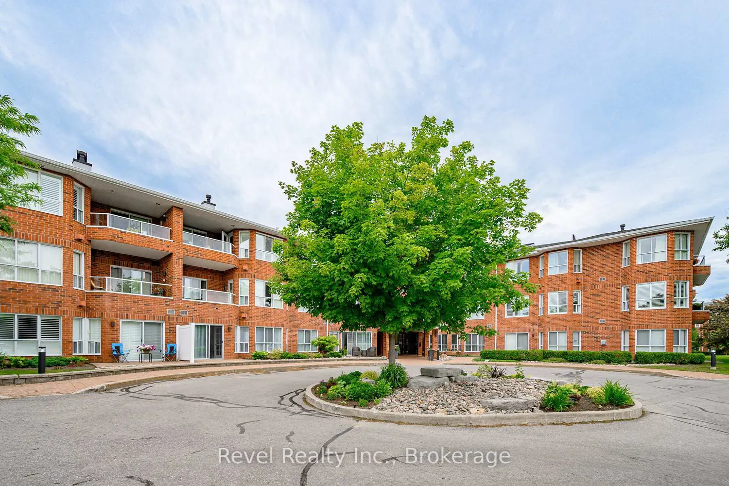 3 Heritage Way 302 photo 4