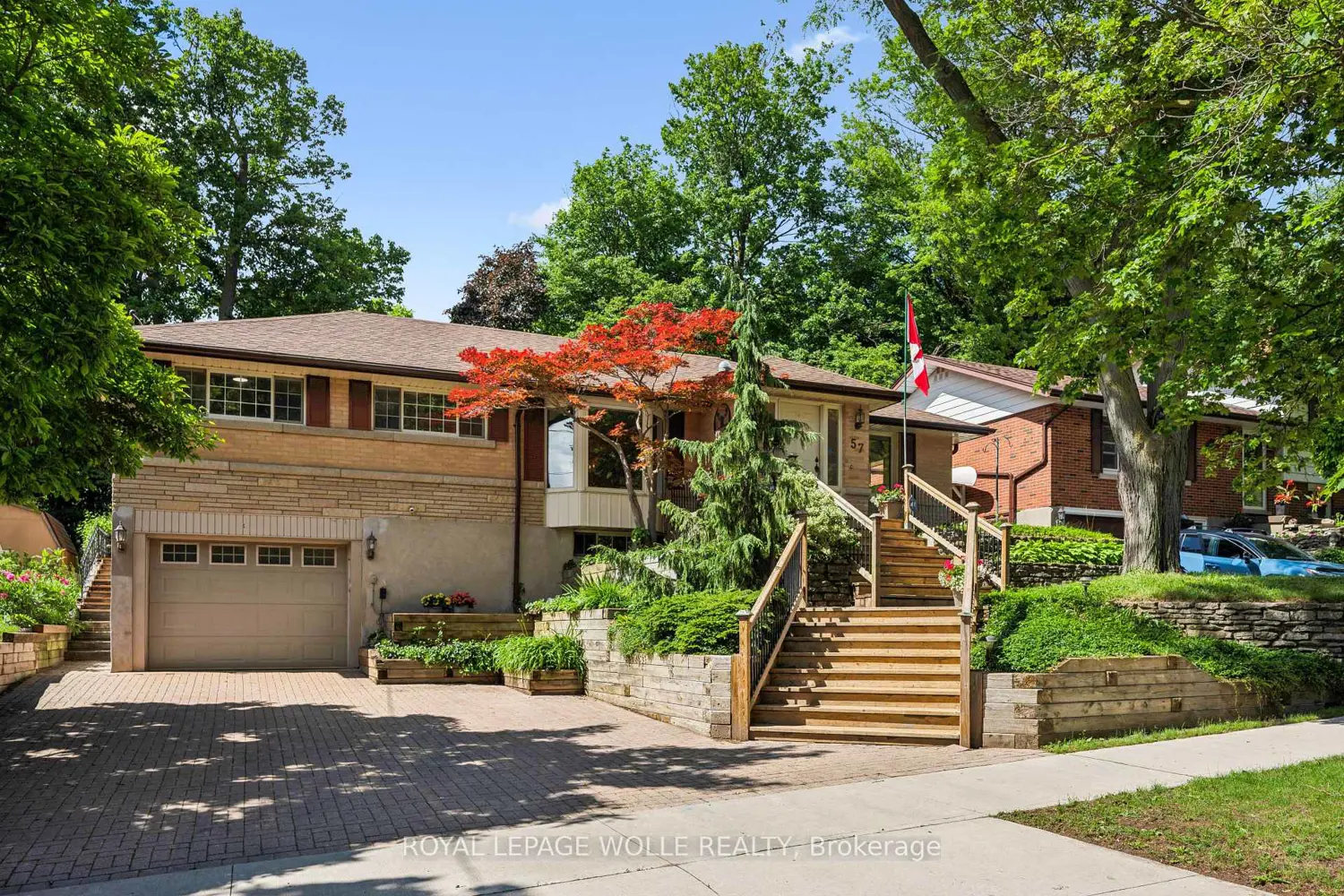 57 Maplewood Place photo 2