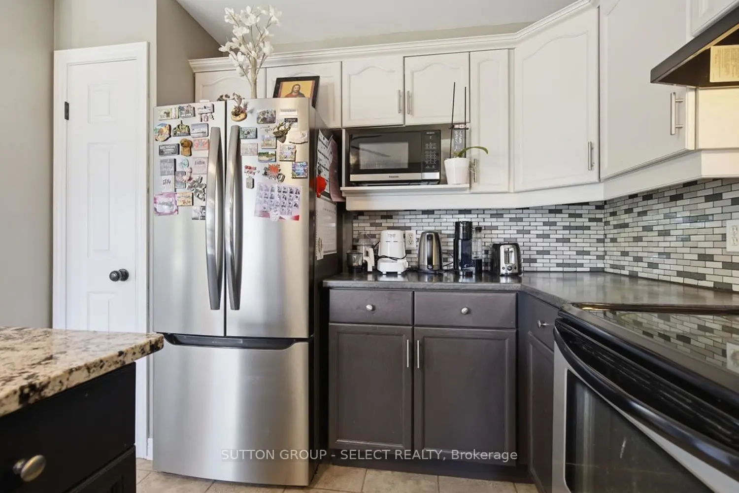 1789 Devos Drive photo 4