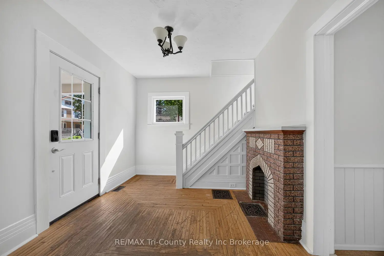 61 Brock Street photo 5