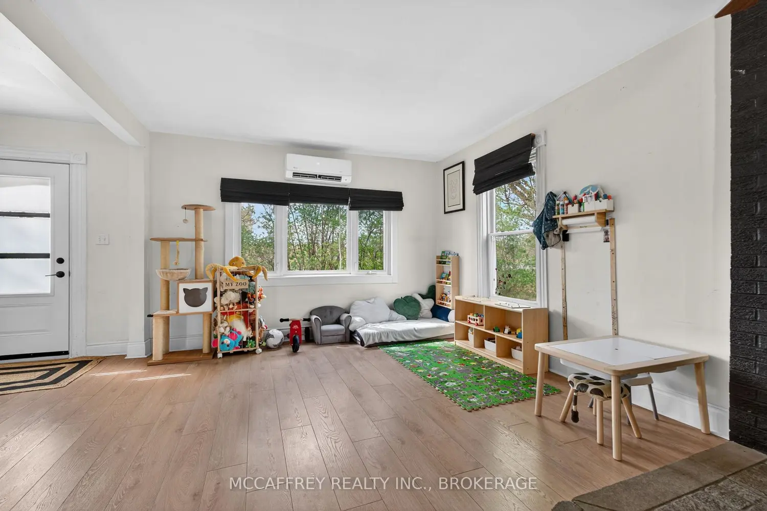 476 Hoards Road photo 3