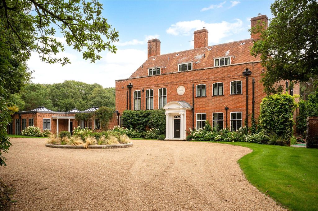 6 bed detached house for saleDurford Wood, Petersfield, Hampshire GU31