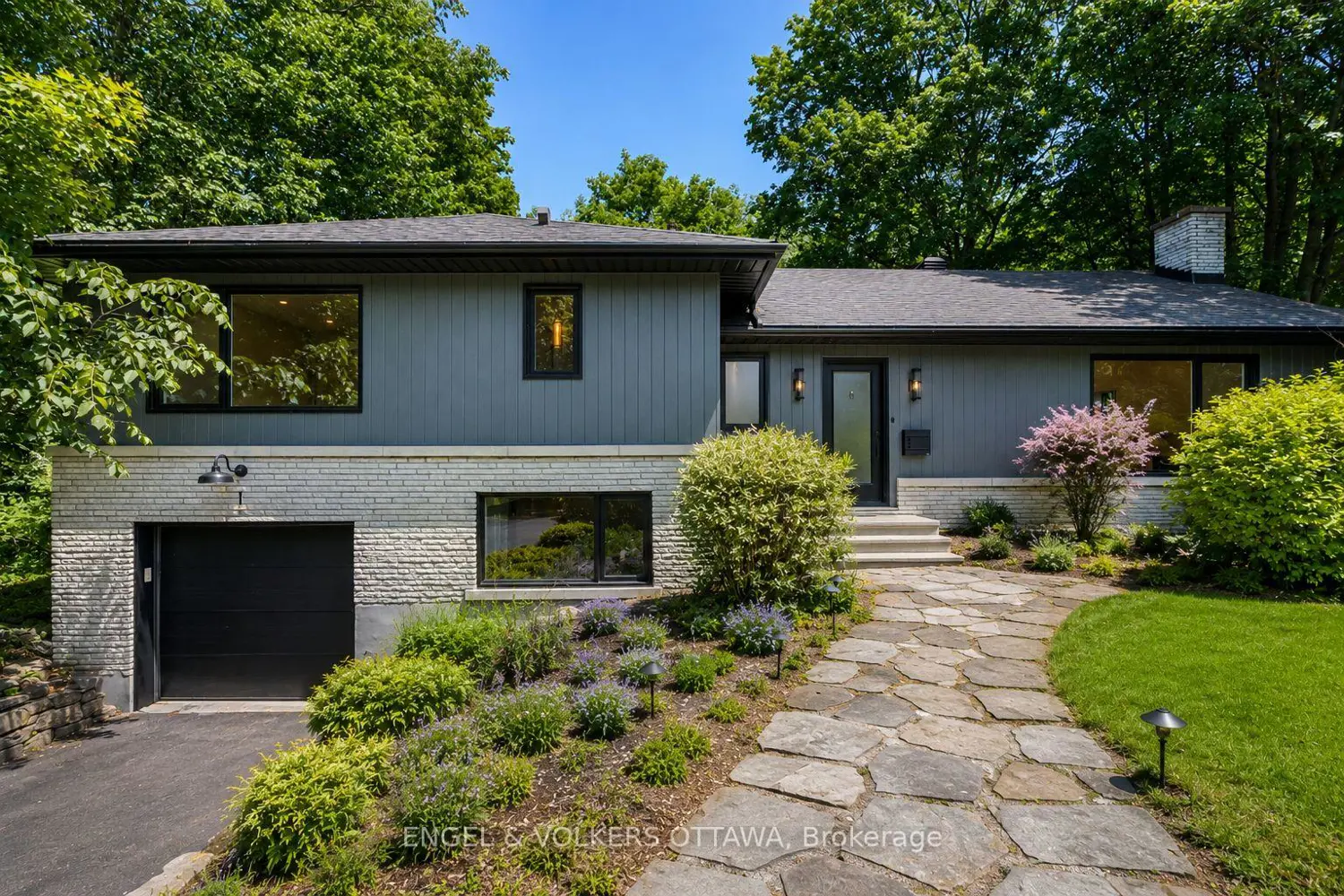 1 Amberly Place