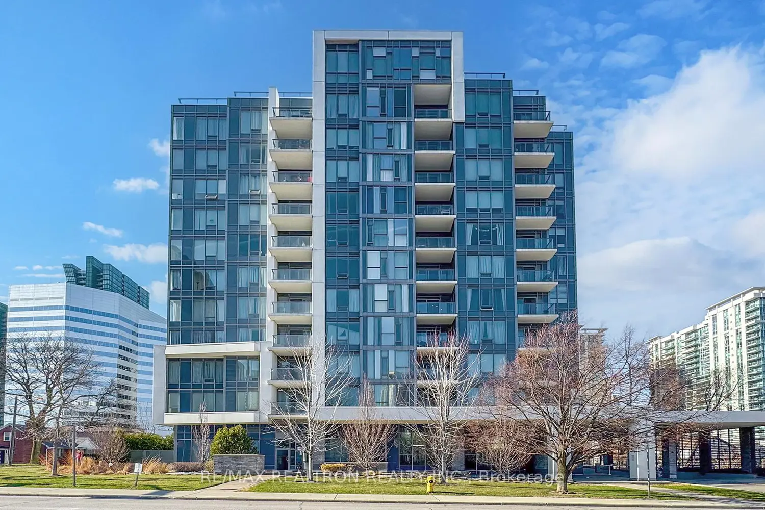 28 Avondale Avenue 1102