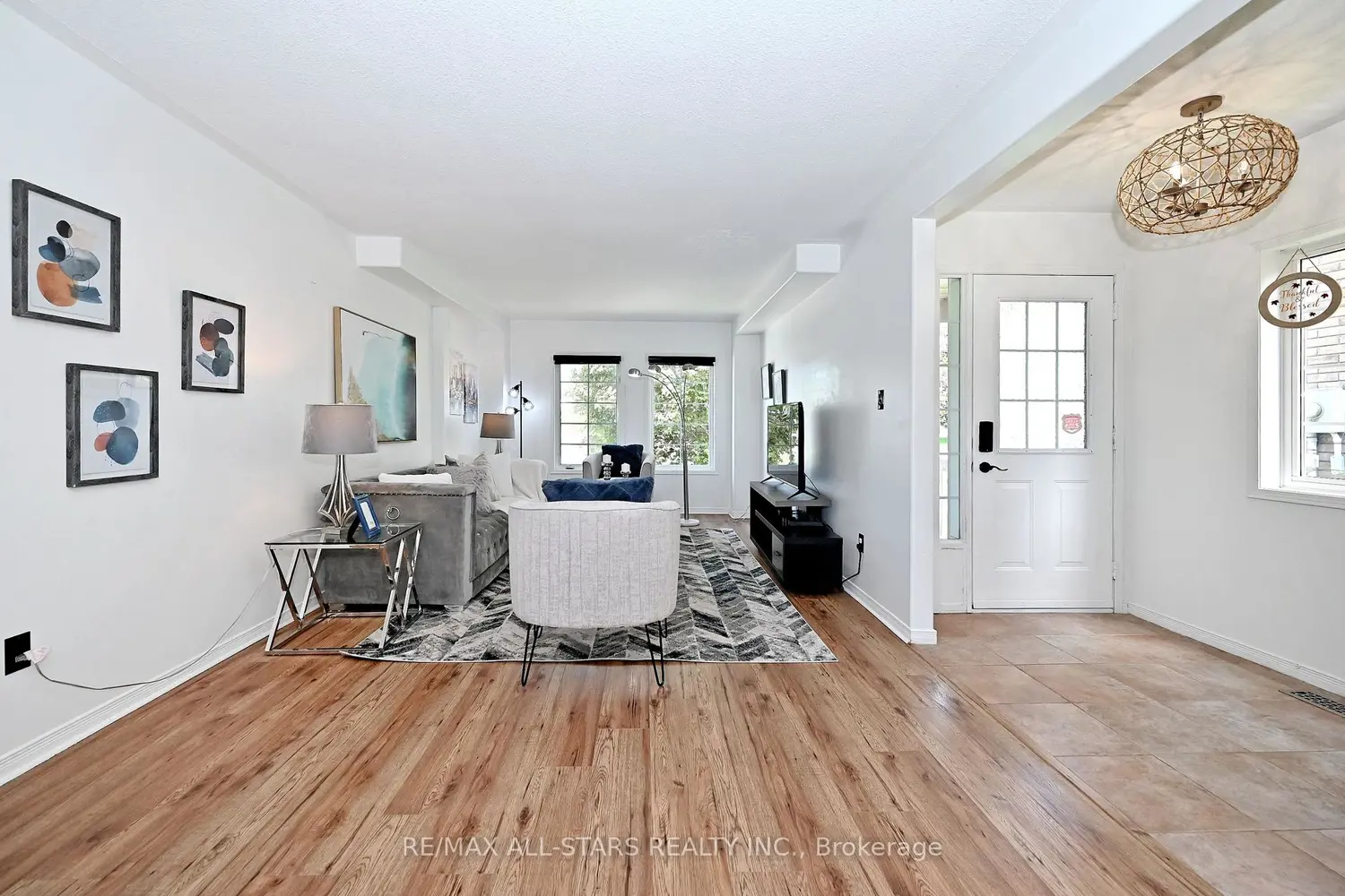 647 Trailview Drive photo 4
