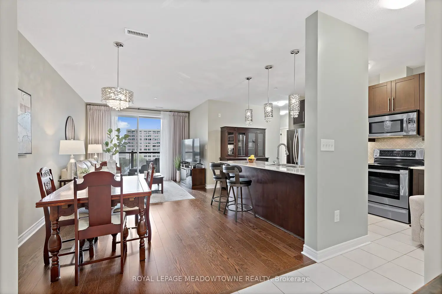 383 Main Street 405 photo 4