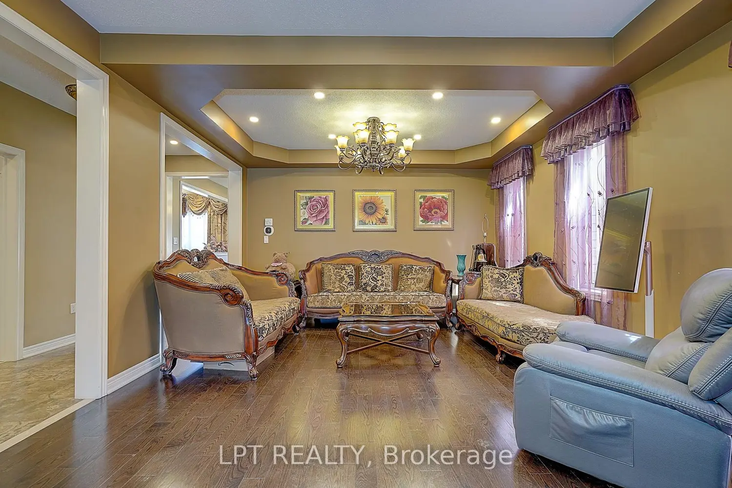 1168 Mctavish Drive photo 2