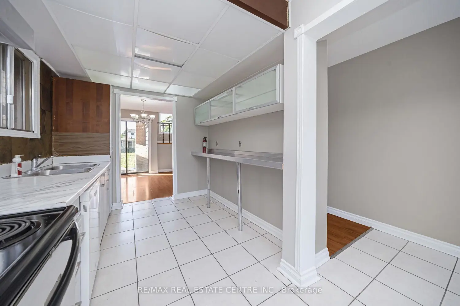 433 Hansen Road photo 5