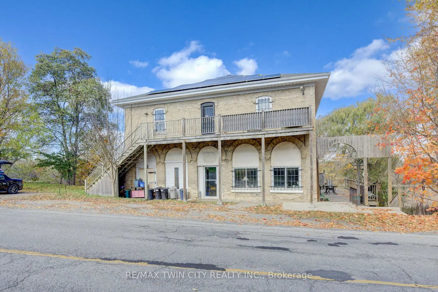 3506 Huron Road photo 2