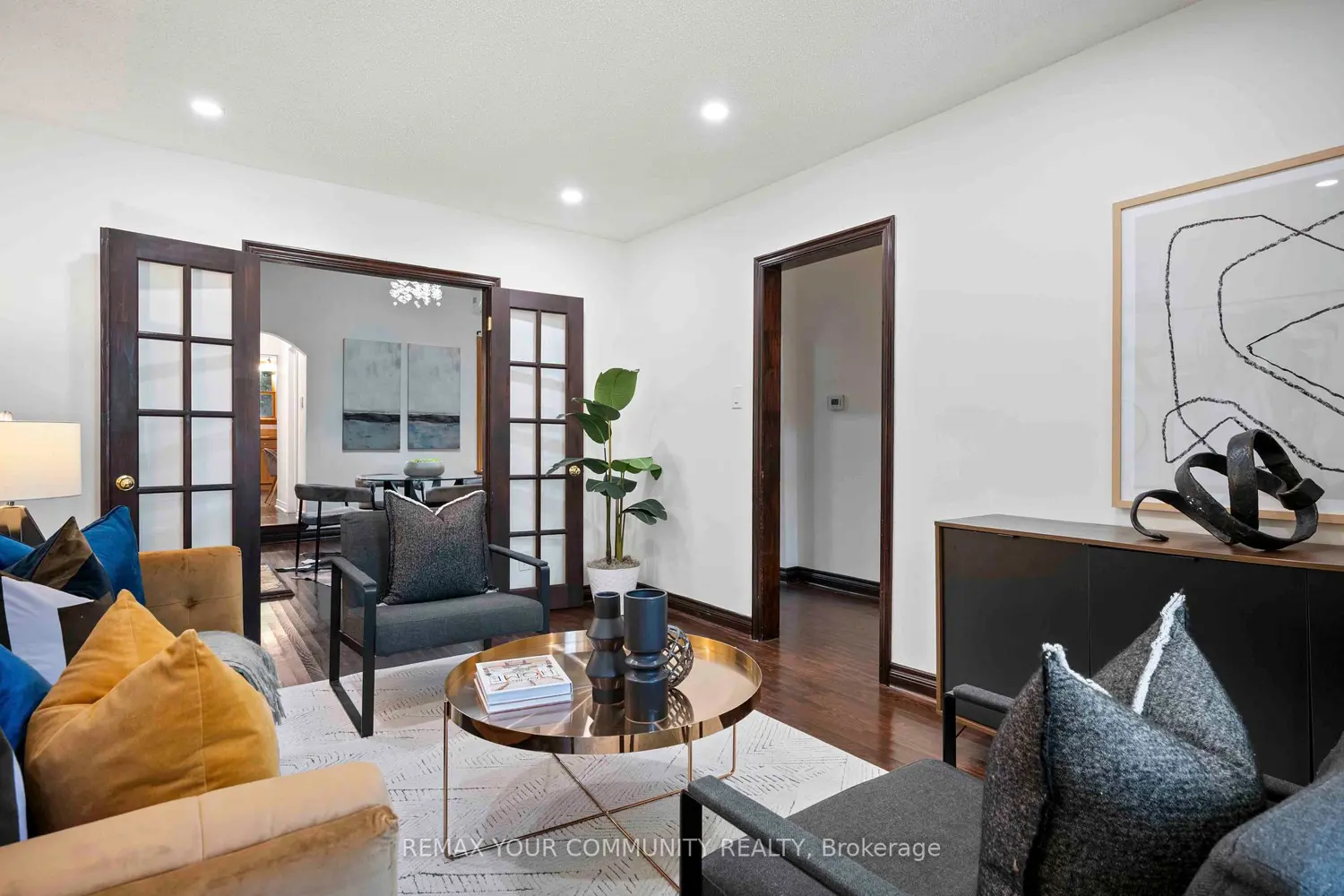 251 Berkeley Street photo 5