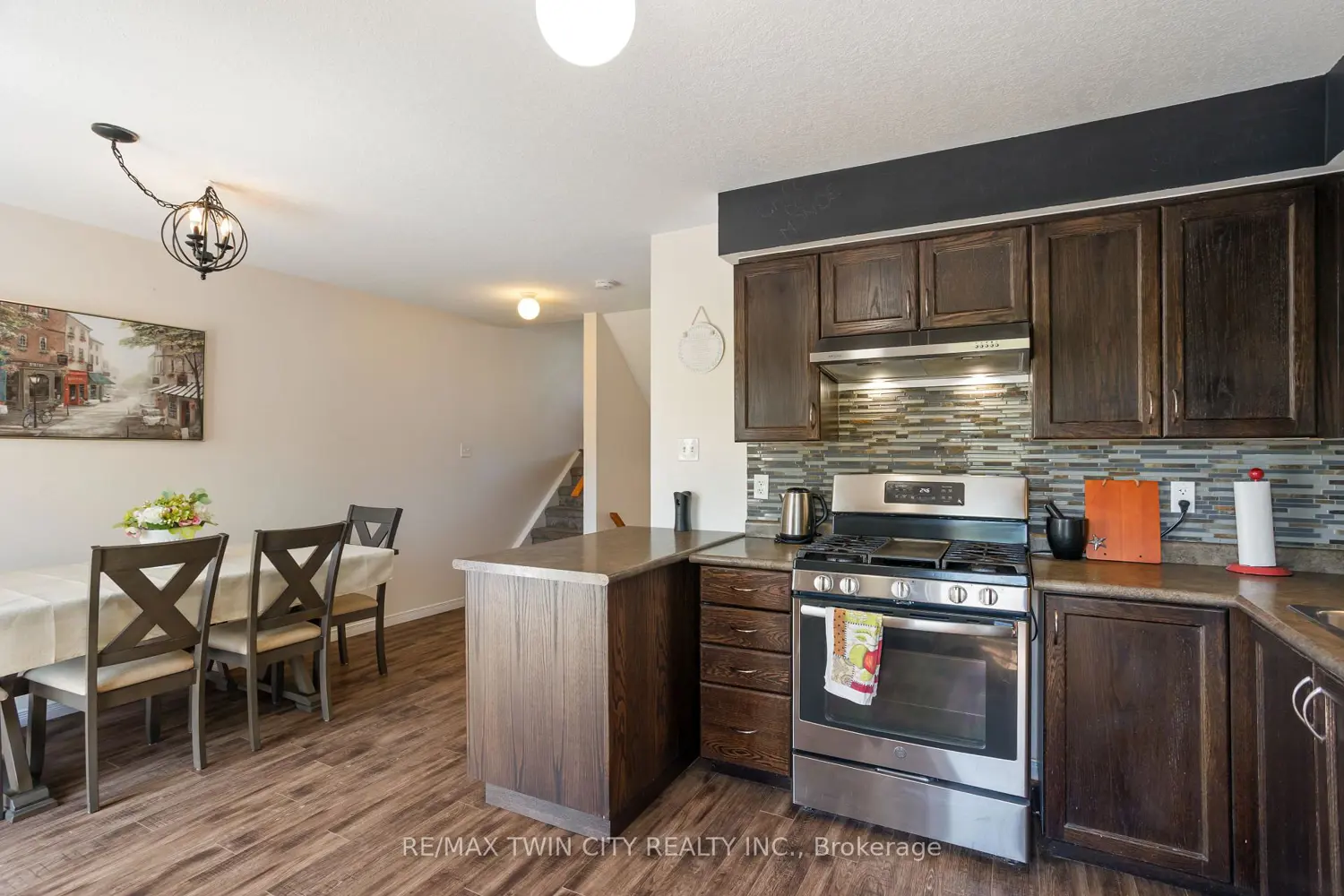 229 Parkvale Drive photo 3